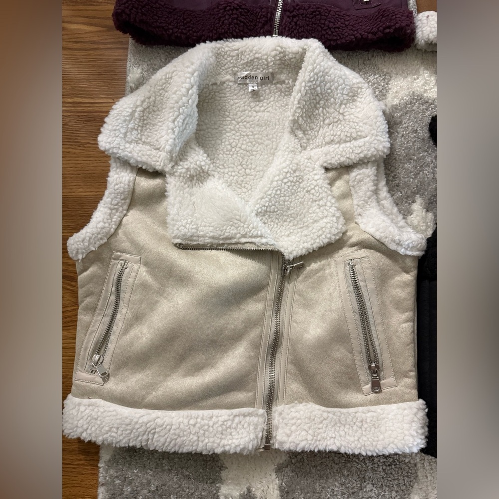 Faux Fur Shearling Women's Vests - Picture 5 of 11